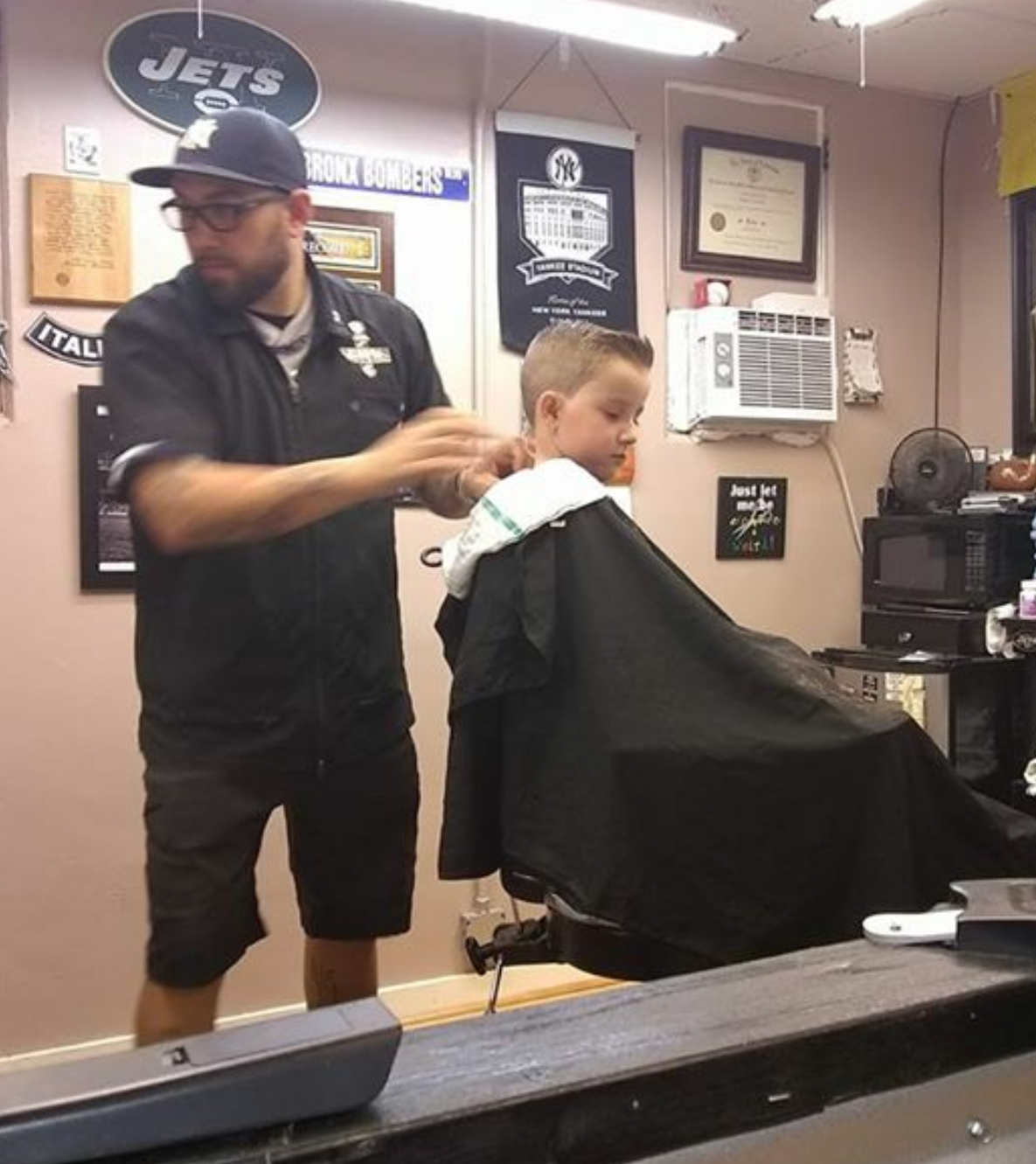 Phil’s Barber Shop